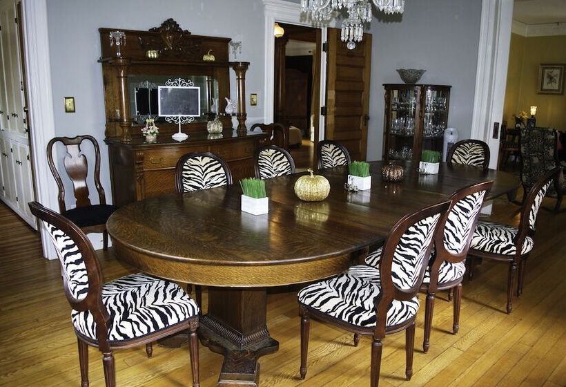 The Lion And The Rose B&b