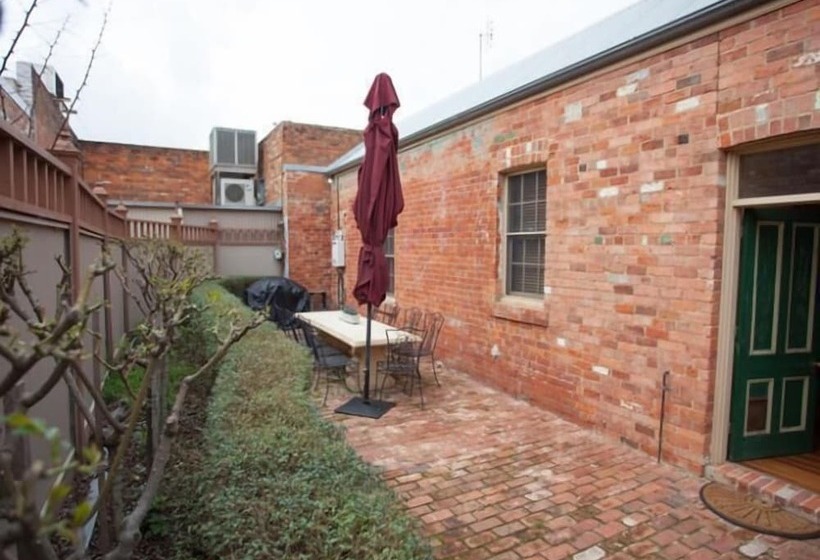 住宿加早餐 Steampacket Inn