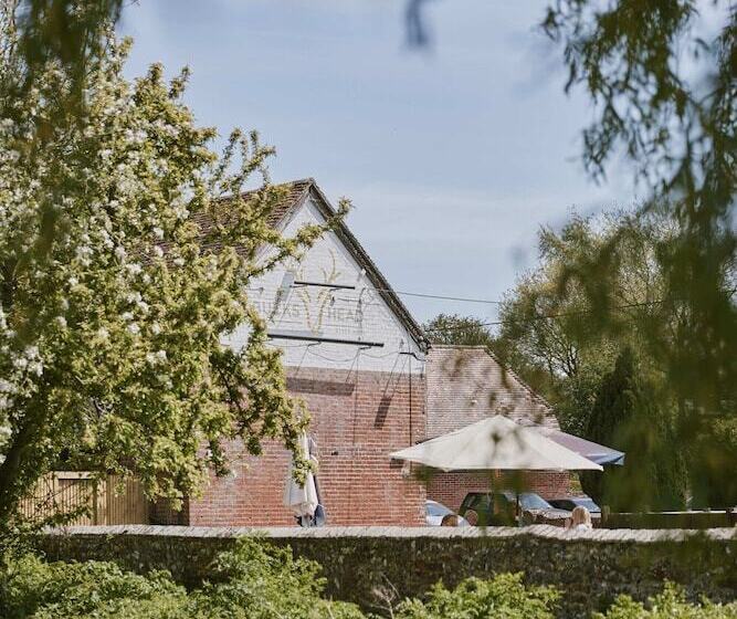 ベッドアンドブレックファースト The Bucks Head