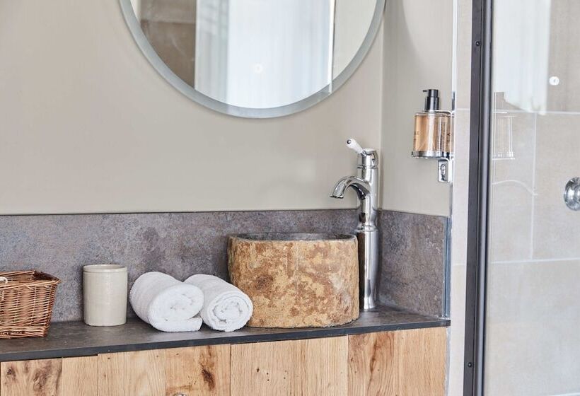 ベッドアンドブレックファースト The Bucks Head