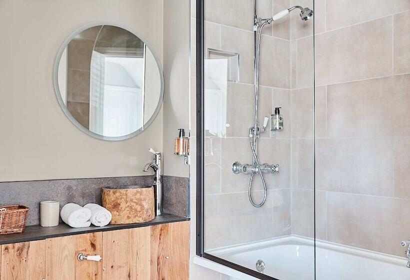 ベッドアンドブレックファースト The Bucks Head