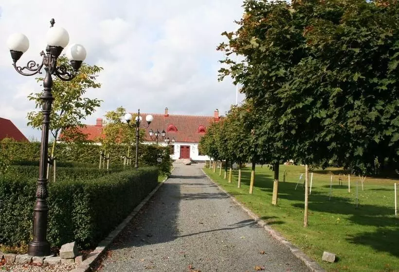 Hoby Gård Bed & Breakfast