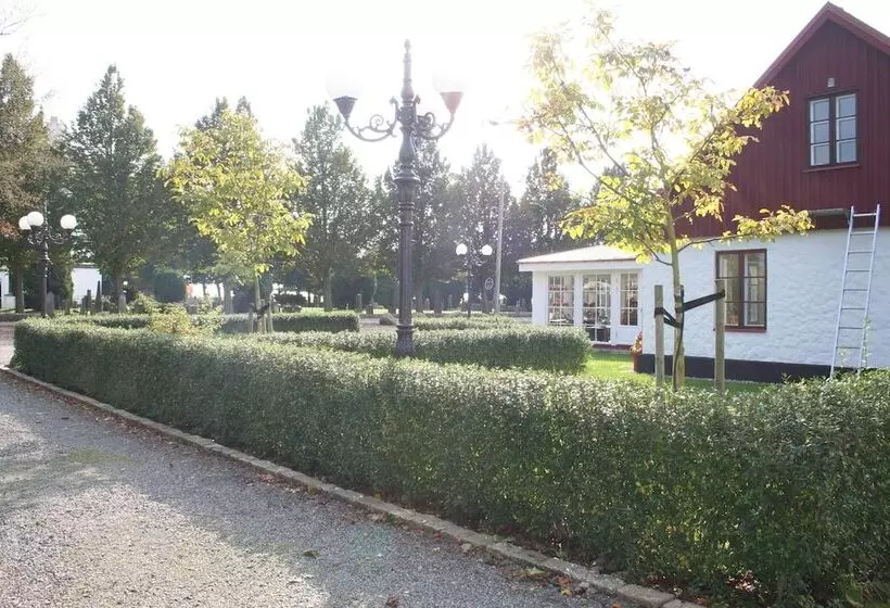 Hoby Gård Bed & Breakfast