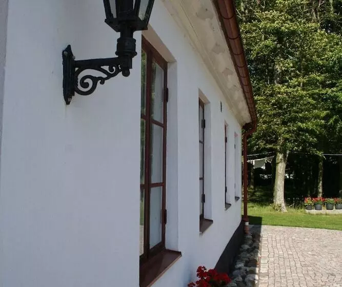 Hoby Gård Bed & Breakfast