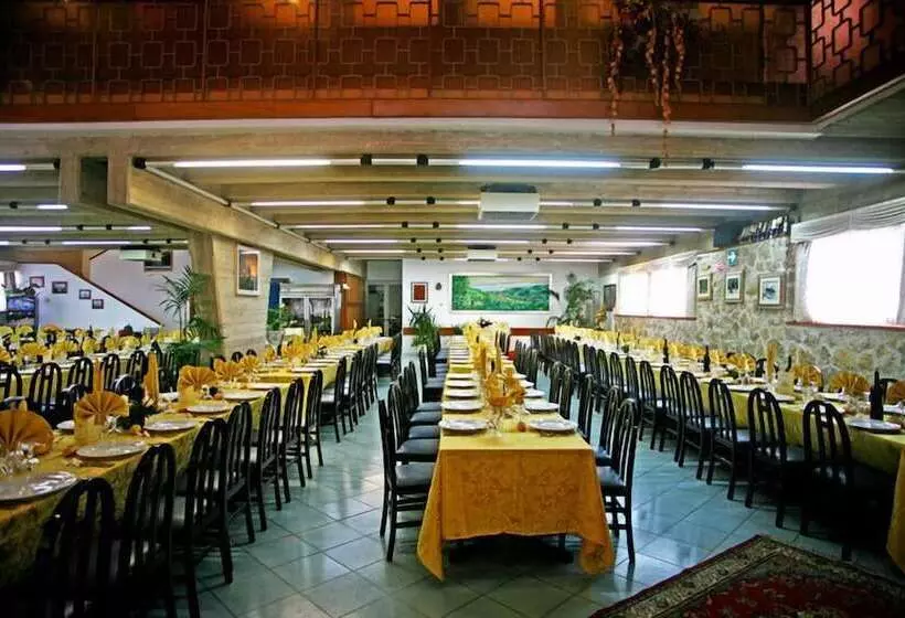 簡易ホテル Albergo Ristorante Il Pescatore