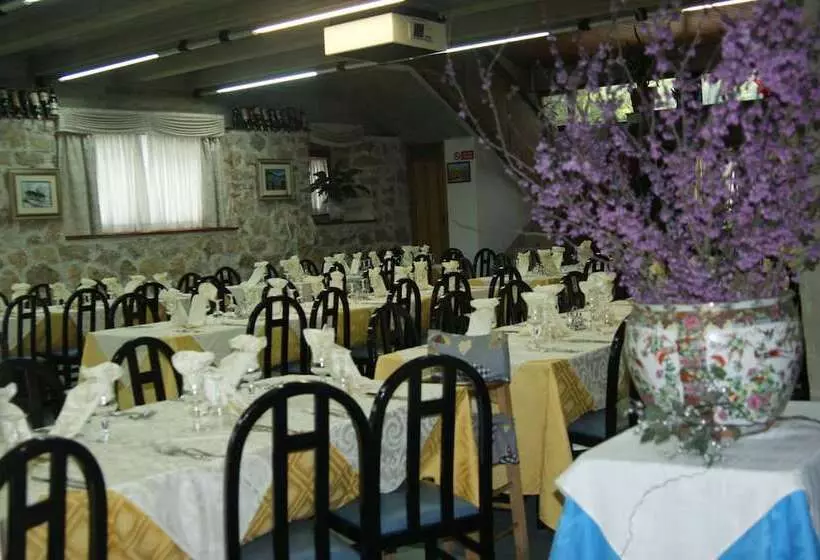 簡易ホテル Albergo Ristorante Il Pescatore