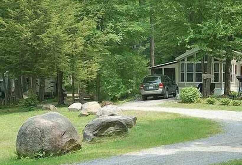 בית מלון כפרי Alpine Lake Lakefront Cabin 5