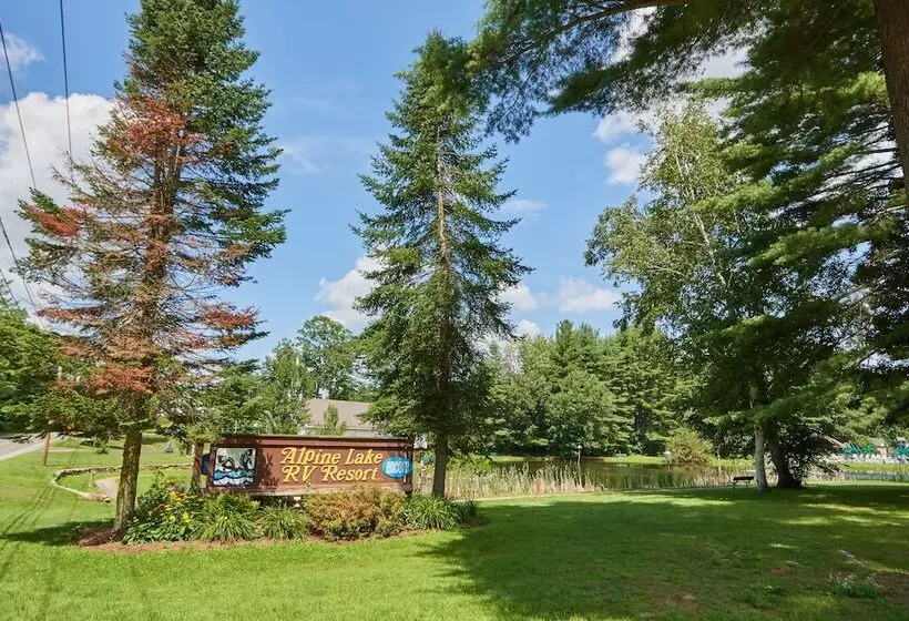 Hotelli Alpine Lake Lakefront Cabin 5