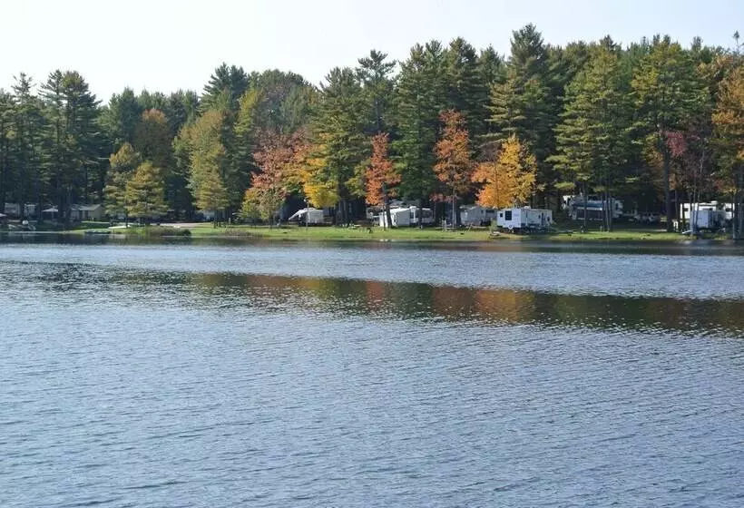 Hotelli Alpine Lake Lakefront Cabin 5