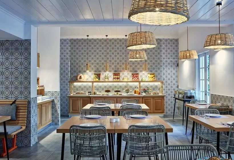 Hotelli Angelina Aegina Boutique Escape