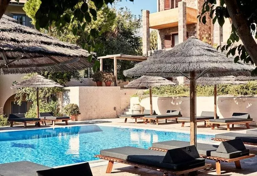 Hotelli Angelina Aegina Boutique Escape