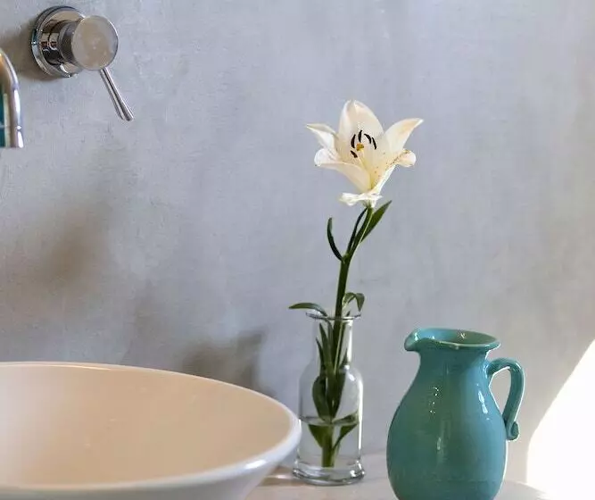 Hotelli Angelina Aegina Boutique Escape