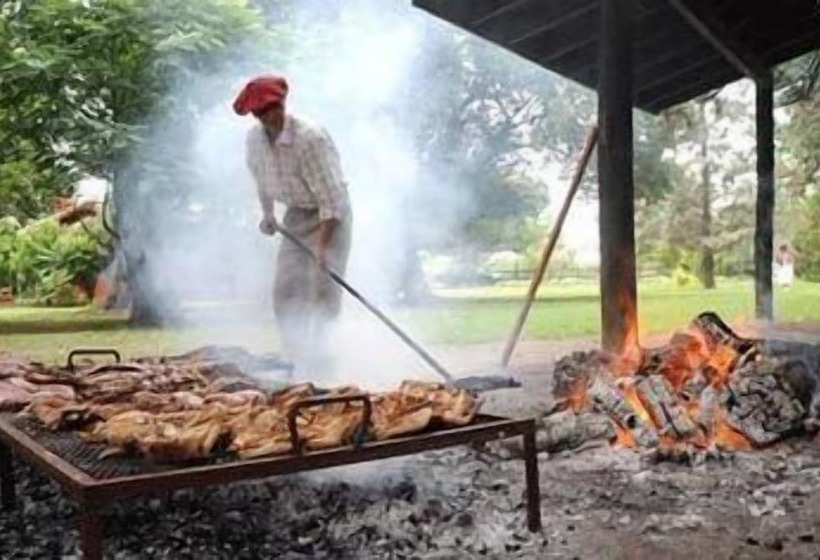 Hotel Estancia El Cencerro