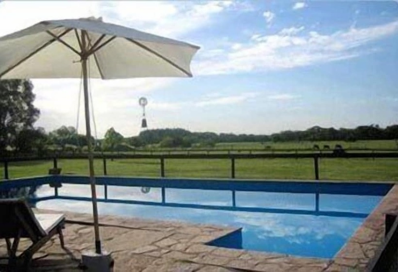 Hotel Estancia El Cencerro