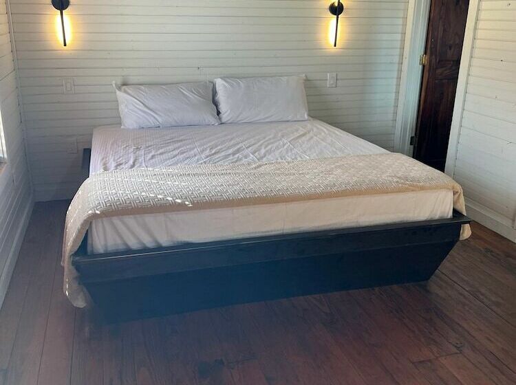 Hotel Hideout On The Horseshoe