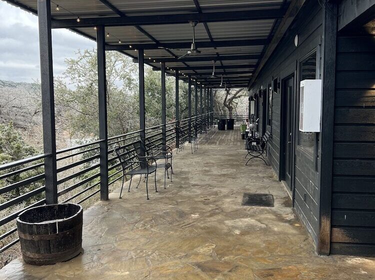 Hotel Hideout On The Horseshoe