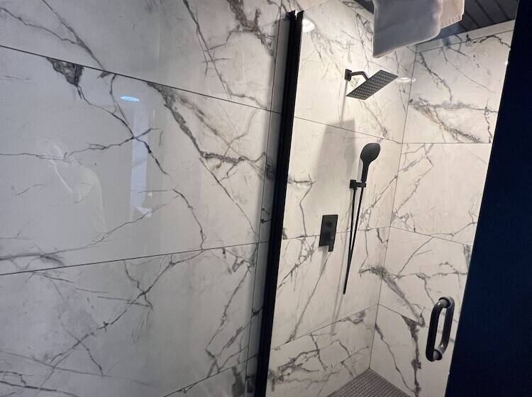 Hotel Hideout On The Horseshoe