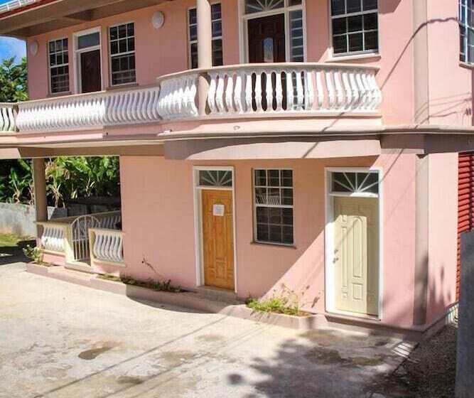 هتل Iso S Bed & Breakfast