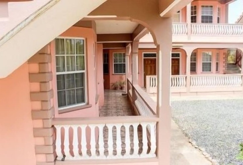 هتل Iso S Bed & Breakfast