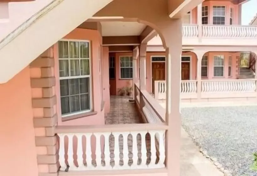 هتل Iso S Bed & Breakfast