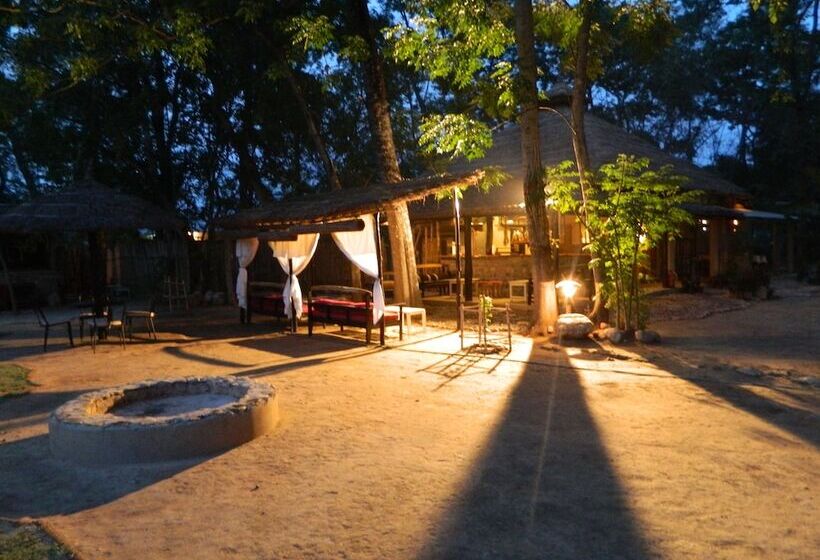 هتل Machan Country Villa