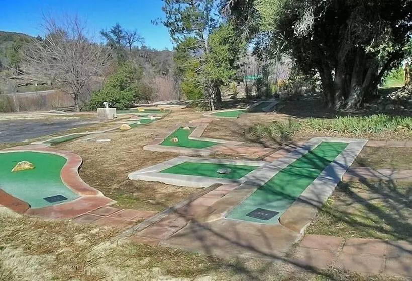 Hotelli Oakzanita Springs Rv Campground