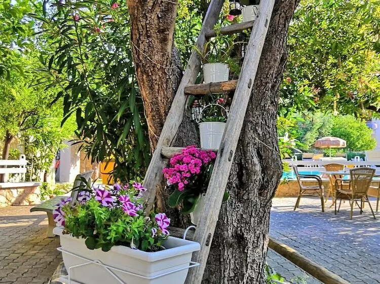 Hotelli Residence Torre Del Porto