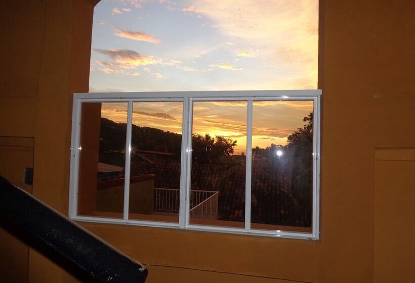 هتل Royal Chateau