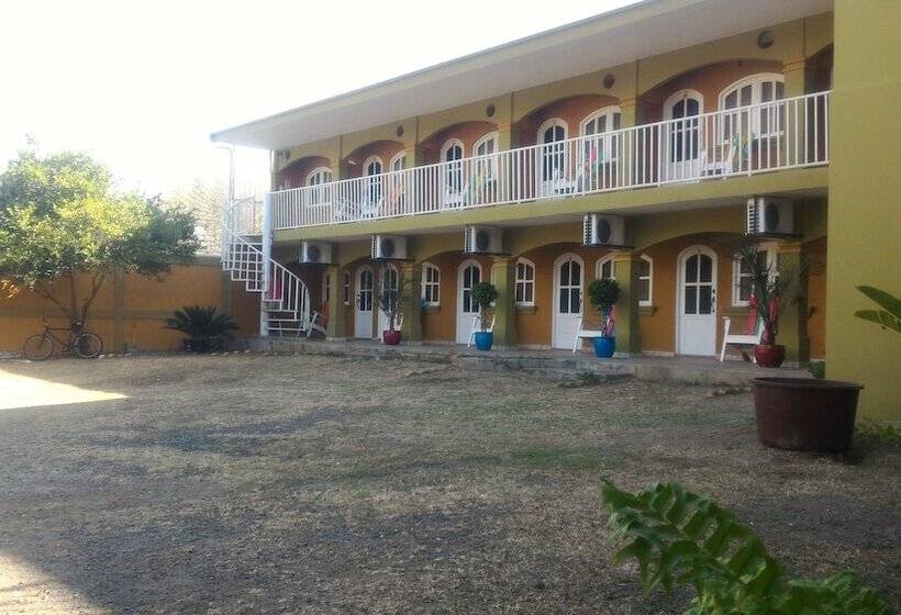 هتل Royal Chateau