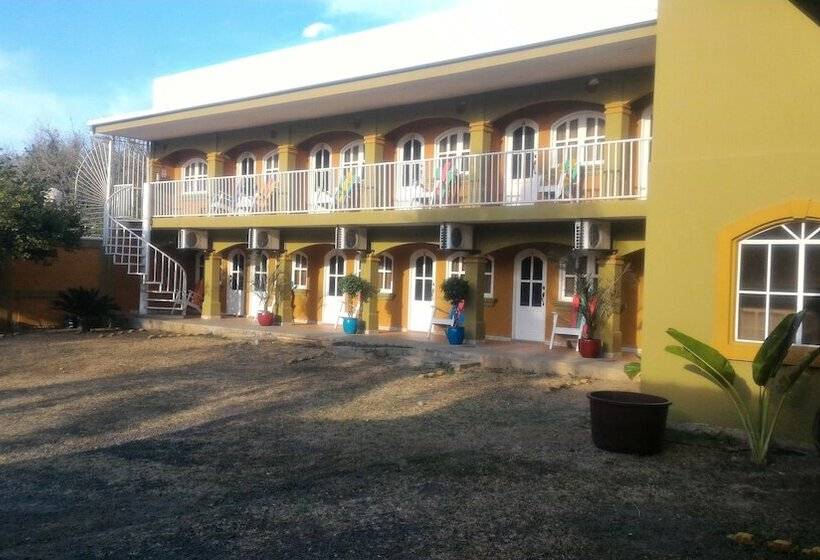 هتل Royal Chateau