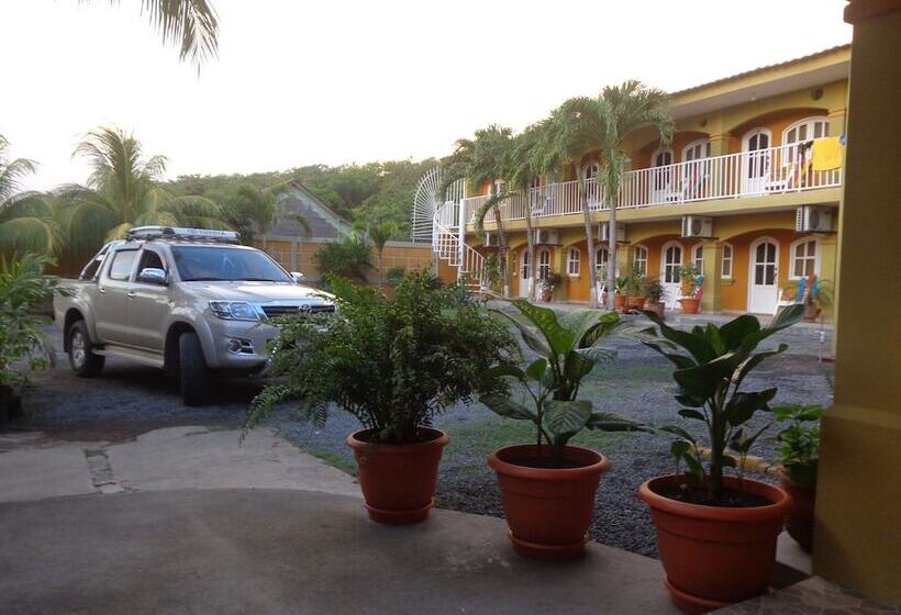 هتل Royal Chateau