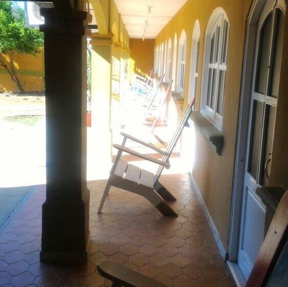 هتل Royal Chateau