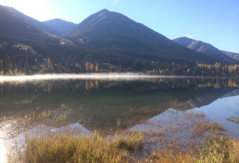 فندق Summit Lake Lodge