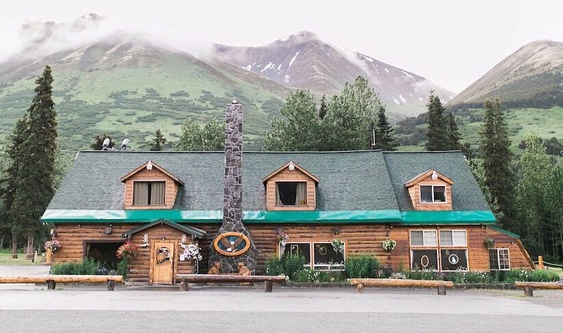 فندق Summit Lake Lodge