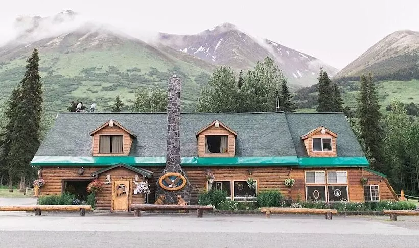 Hotelli Summit Lake Lodge