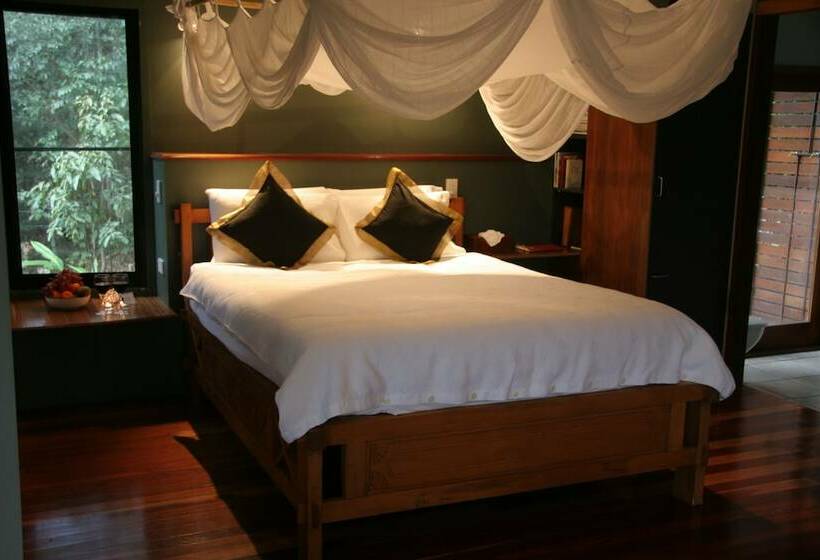 Lyola Pavilions In The Forest