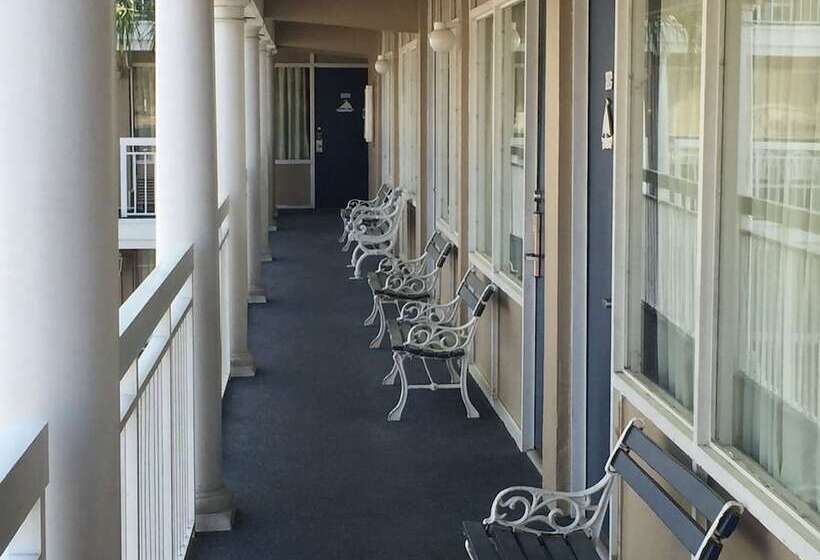 مُتل Mystic Sea Resort