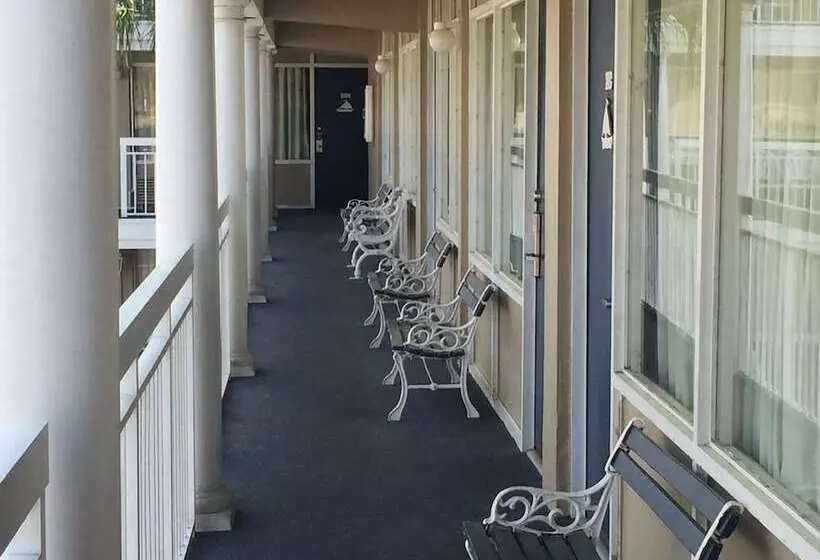 Motelli Mystic Sea Resort