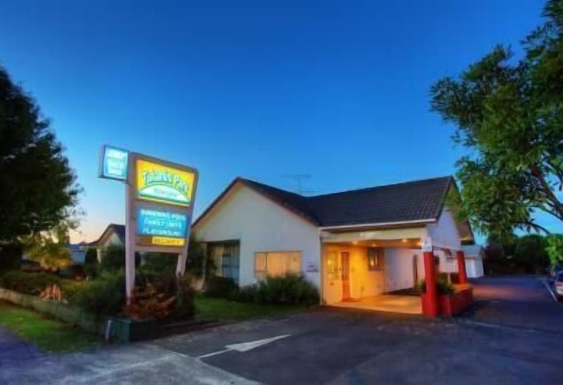 Мотель Takanini Park Motor Lodge