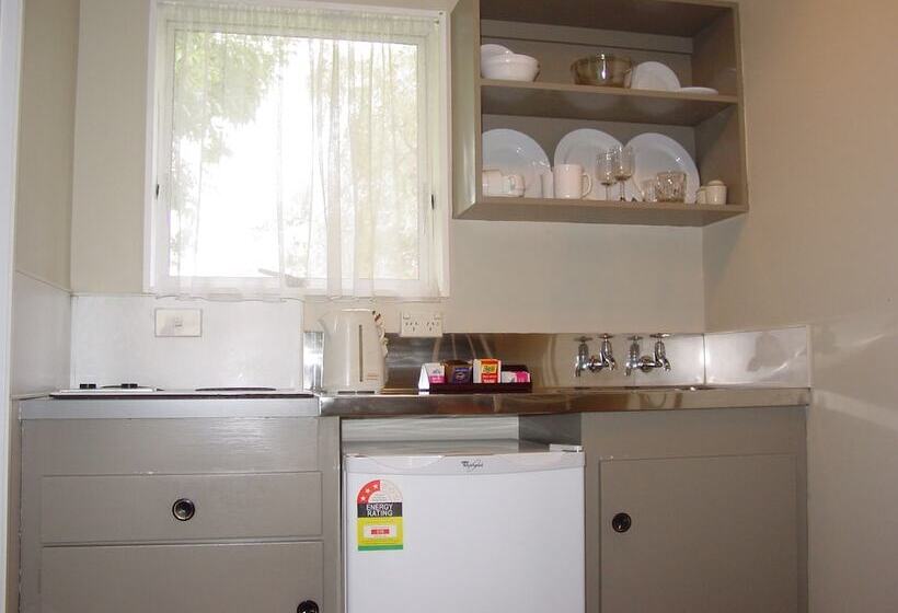 Мотель Takanini Park Motor Lodge