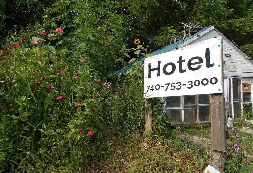 Nelsonville Hotel   Hostel
