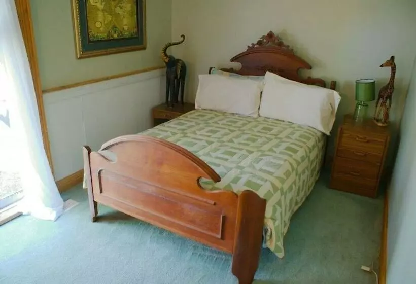 ペンション Allan Mills Cottage