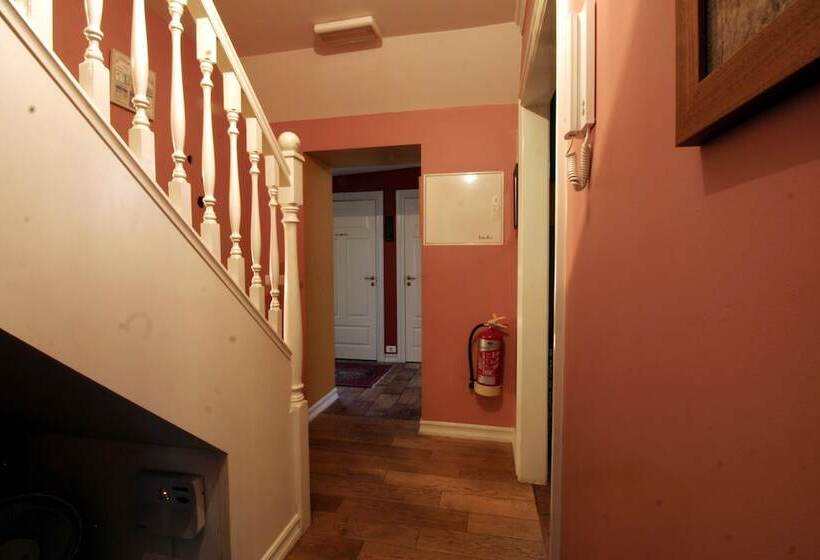 پانسیون Our House