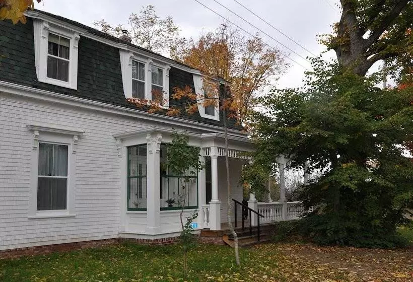 ペンション Rayski Guest House