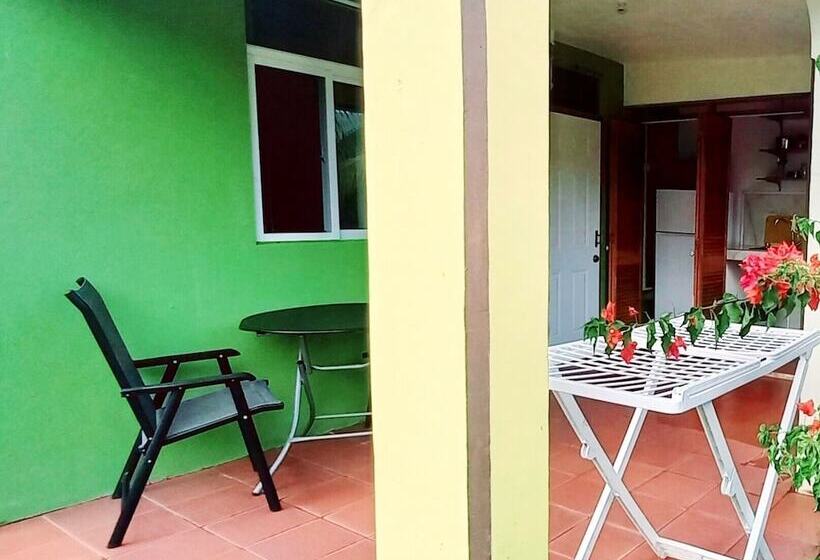 פנסיון Serenity Lodges Dominica