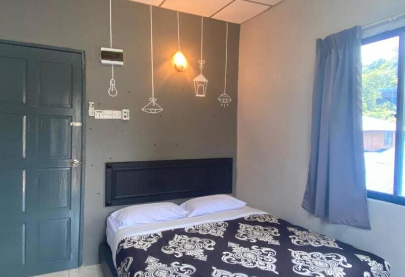 فندق Suria Beach Resort