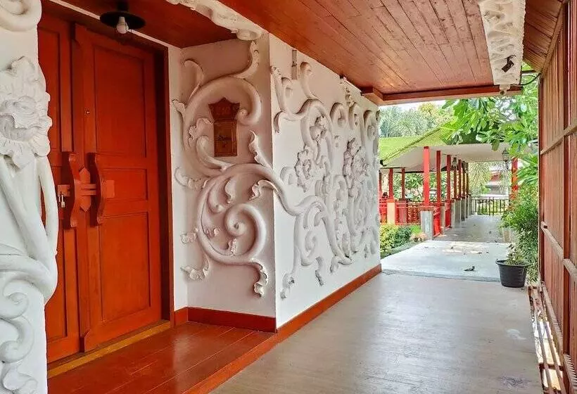 Отель The Chaya Resort And Spa