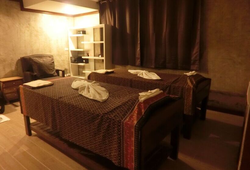 בית מלון כפרי The Chaya Resort And Spa