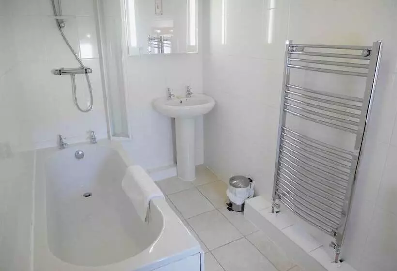 בית מלון כפרי The White Hart