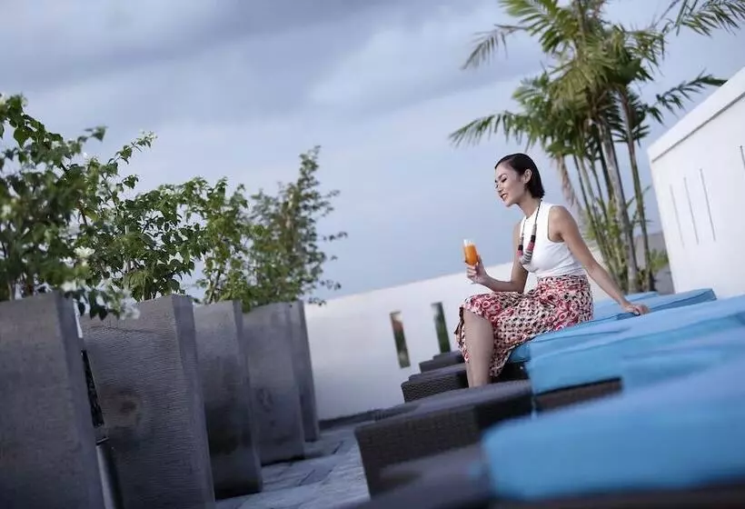 ホテル The Visala Boutique Suites Seminyak